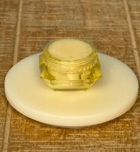 acrylic 5 gram lip balm jar